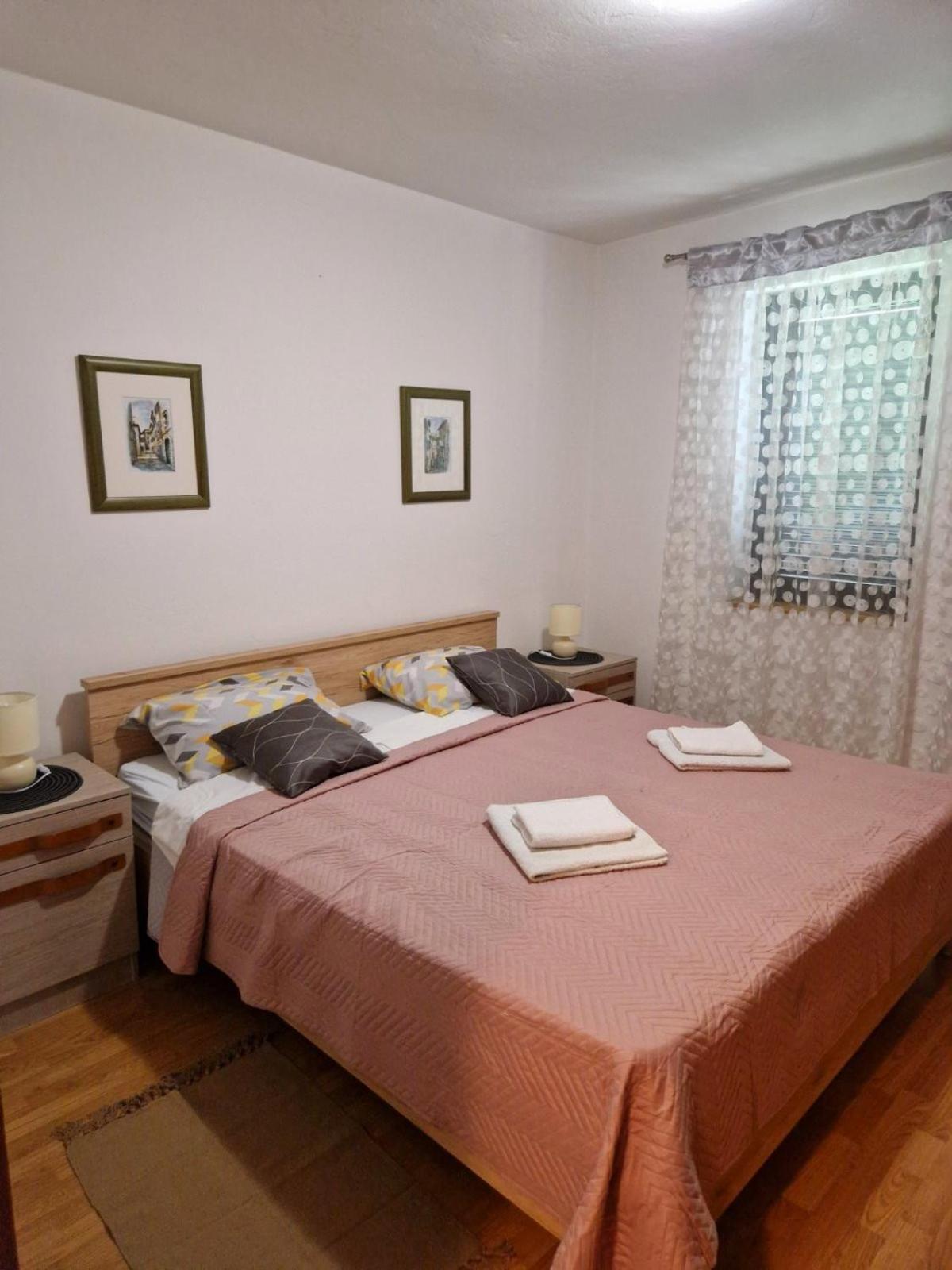 Seka Apartment *